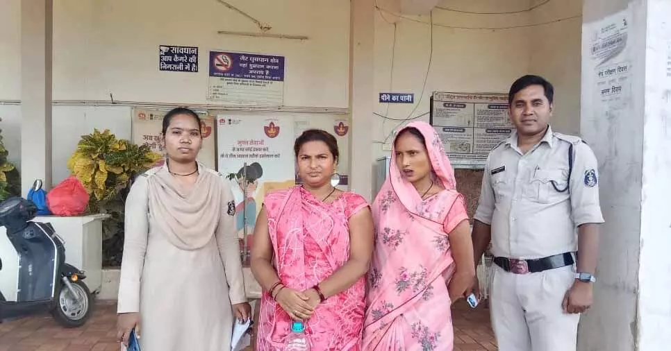कथावाचक प्रदीप मिश्रा महाराज के शिव महापुराण कार्यक्रम में जेवरात चोरी, 5 महिलाएं और 1 पुरुष गिरफ्तार