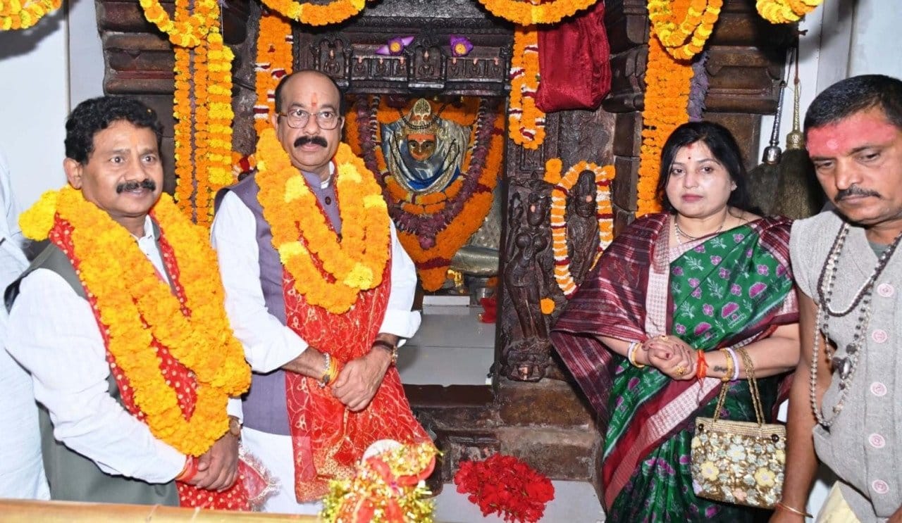 उप मुख्यमंत्री अरुण साव ने वृद्धाश्रम में बुजुर्गों संग मनाया जन्मदिन, फल, मिठाई और कंबल वितरित