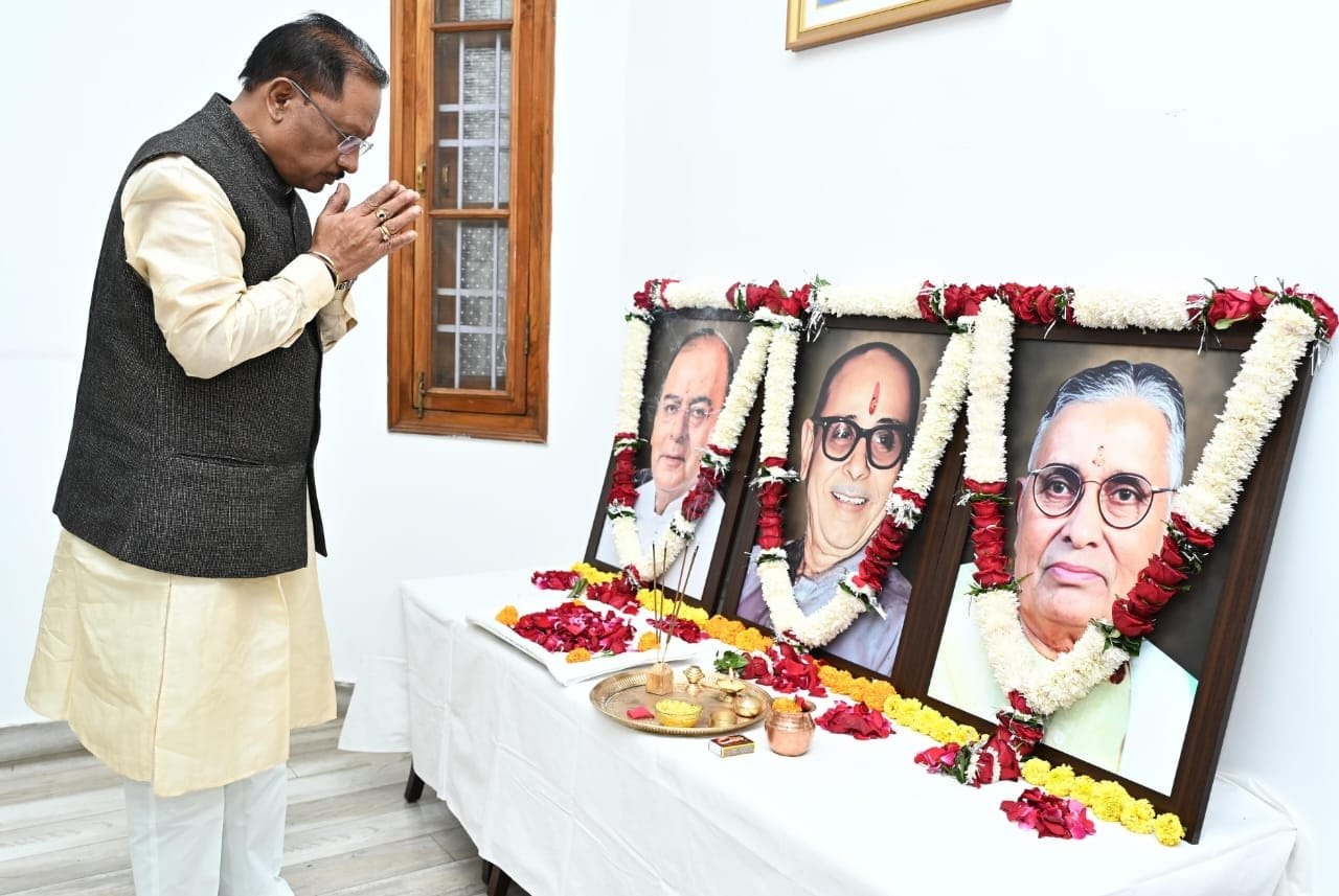 मुख्यमंत्री विष्णु देव साय ने कुशाभाऊ ठाकरे और सुंदर लाल पटवा की पुण्यतिथि तथा अरुण जेटली की जयंती पर उन्हें किया नमन
