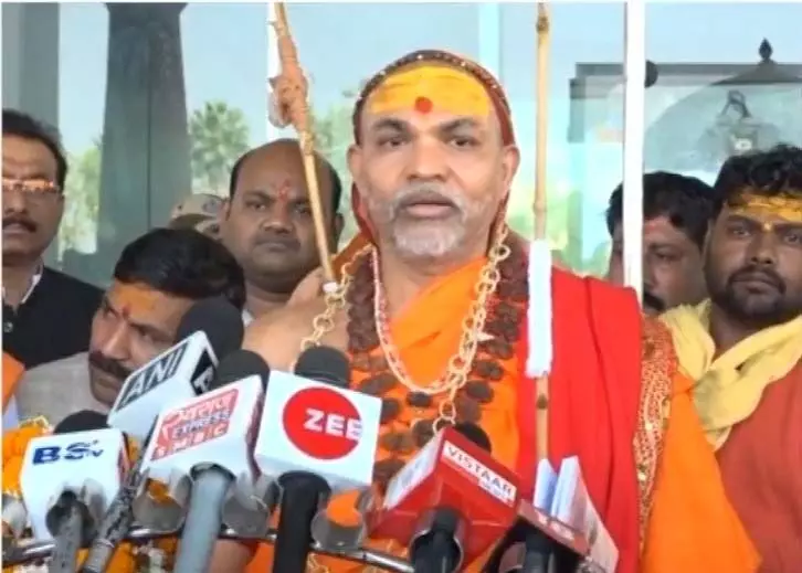शंकराचार्य ने रायपुर में बांग्लादेश पर दिया बड़ा बयान, भारत सरकार से किया दबाव बनाने की अपील