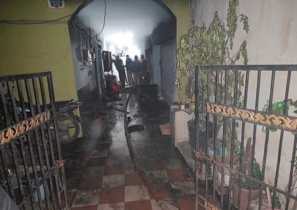 रायपुर: पति-पत्नी के झगड़े में घर जलाया, सिलेंडर फटने से पति की मौत, पांच घायल