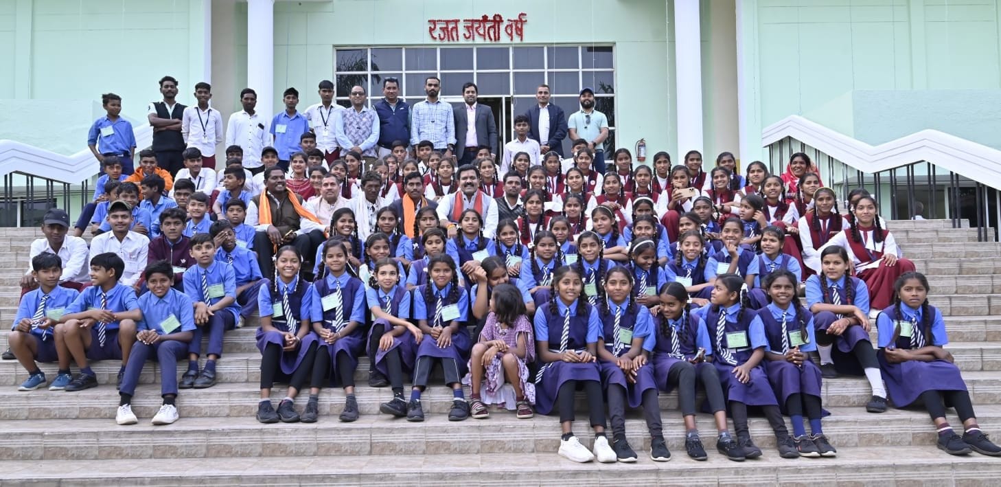विधानसभा में बच्चों का उत्साही भ्रमण, रीजनल साइंस सेंटर और उपमुख्यमंत्री विजय शर्मा से मिली नई दिशा