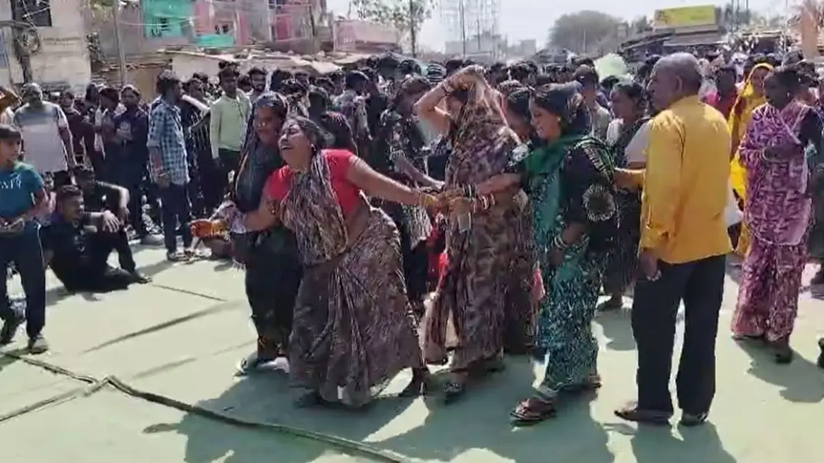 कवर्धा में दर्दनाक हादसा: ट्रक की टक्कर से युवक की मौत, आक्रोशित ग्रामीणों ने NH-30 पर किया चक्काजाम
