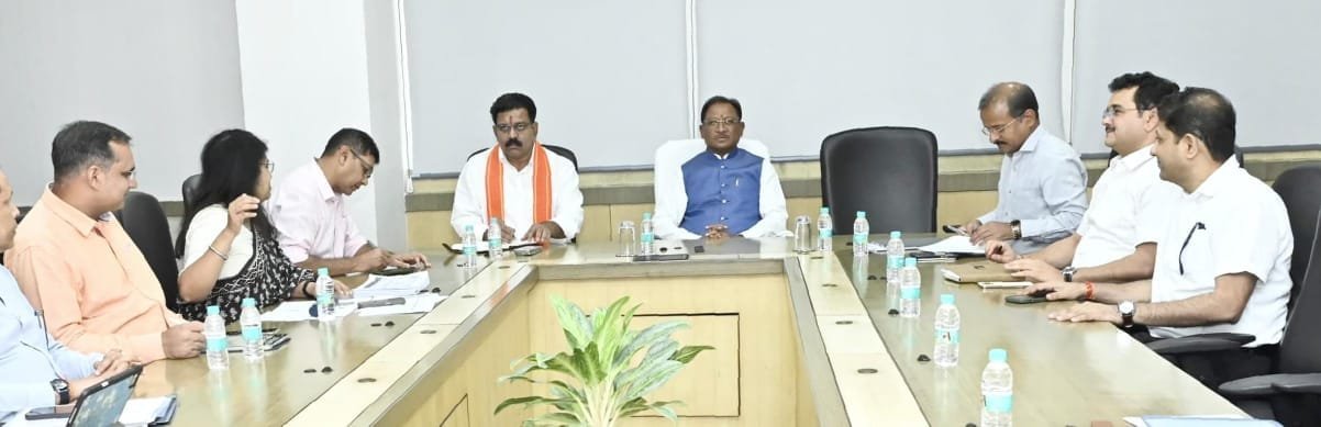 मुख्यमंत्री विष्णु देव साय ने पंचायत एवं ग्रामीण विकास विभाग के कार्यों की गहन समीक्षा की, अंतिम व्यक्ति तक विकास पहुँचाना बताया सर्वोच्च प्राथमिकता
