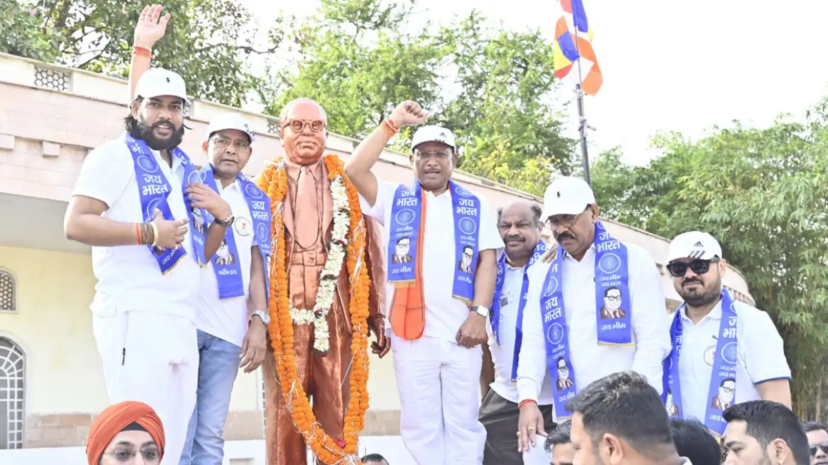 मुख्यमंत्री विष्णु देव साय युवाओं के साथ,जय भीम पदयात्रा में हुए शामिल, पंचतीर्थ,और संविधान दिवस से नई पीढ़ी ले रही बाबा साहब से प्रेरणा