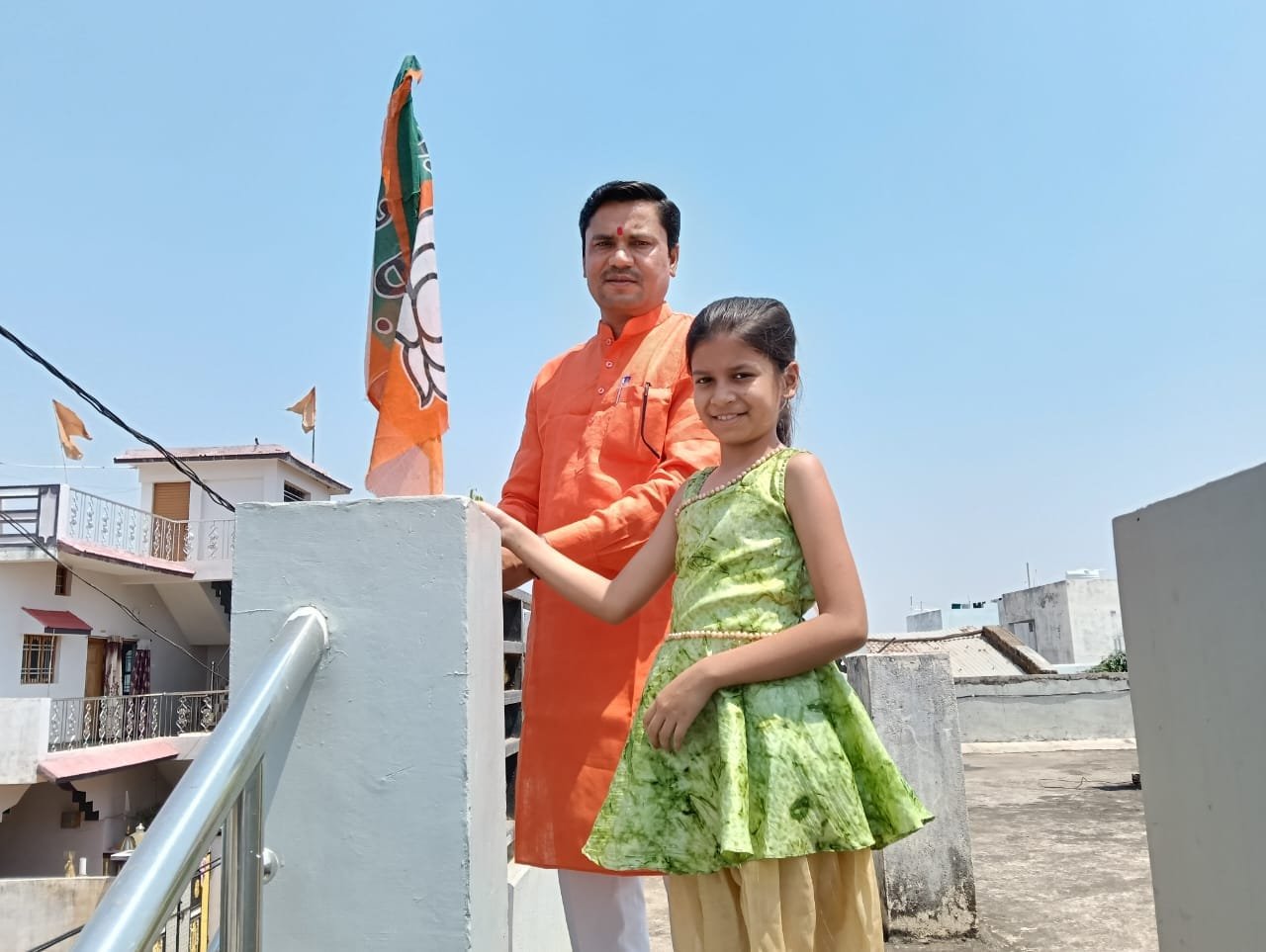 कवर्धा में मनाया गया BJP का स्थापना दिवस, जिलाध्यक्ष राजेंद्र चंद्रवंशी सहित कार्यकर्ताओं के घरों में लहराया पार्टी का झंडा
