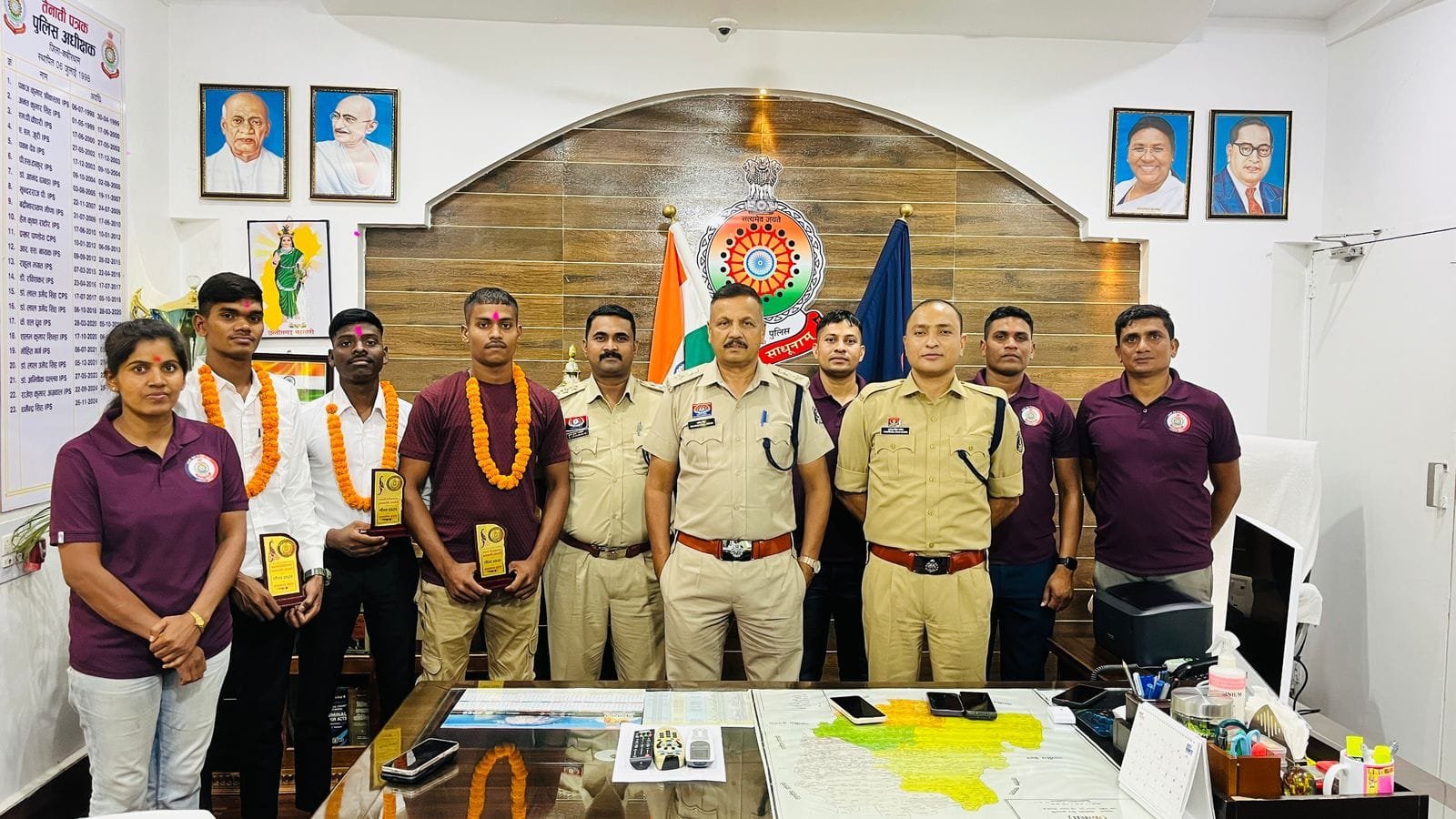 स्वामी विवेकानंद अकादमी से चयनित पांच अग्निवीरों ने की एसपी से मुलाकात, देखें पूरी सूची