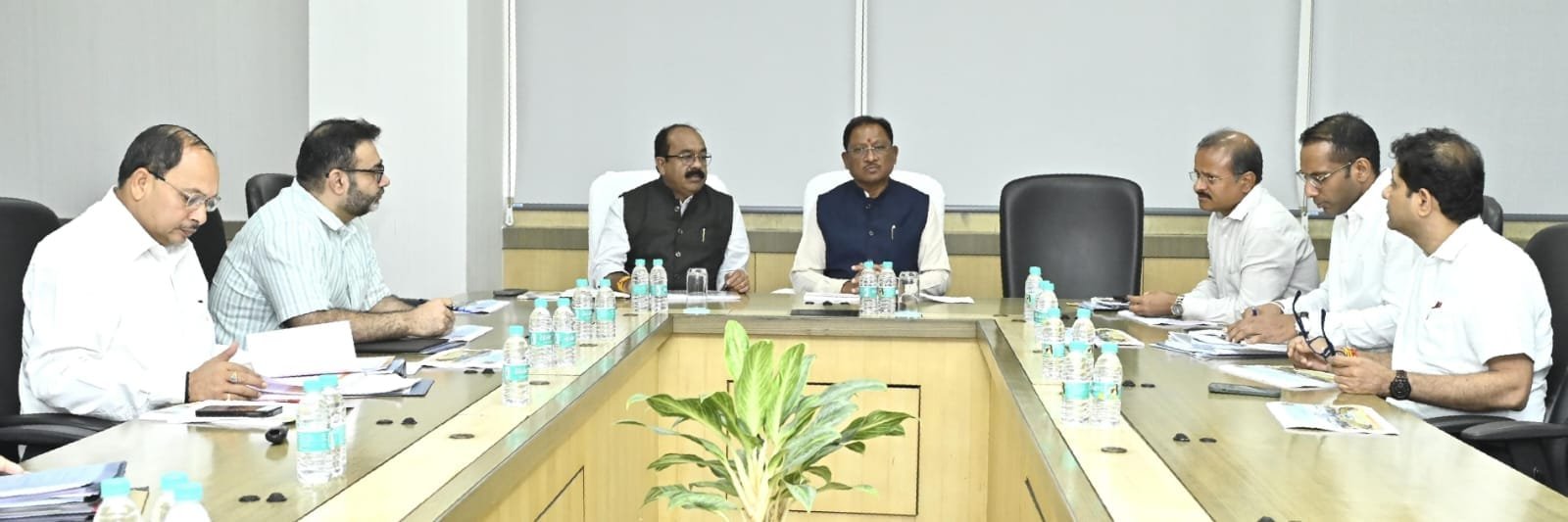 मुख्यमंत्री ने PWD के कार्यों की समीक्षा की : प्रमुख सड़कों पर तेज और सुरक्षित यातायात पर जोर, एआई और नवीन तकनीकों के उपयोग से खराब सड़कों के त्वरित चिन्हांकन व मरम्मत के दिए निर्देश