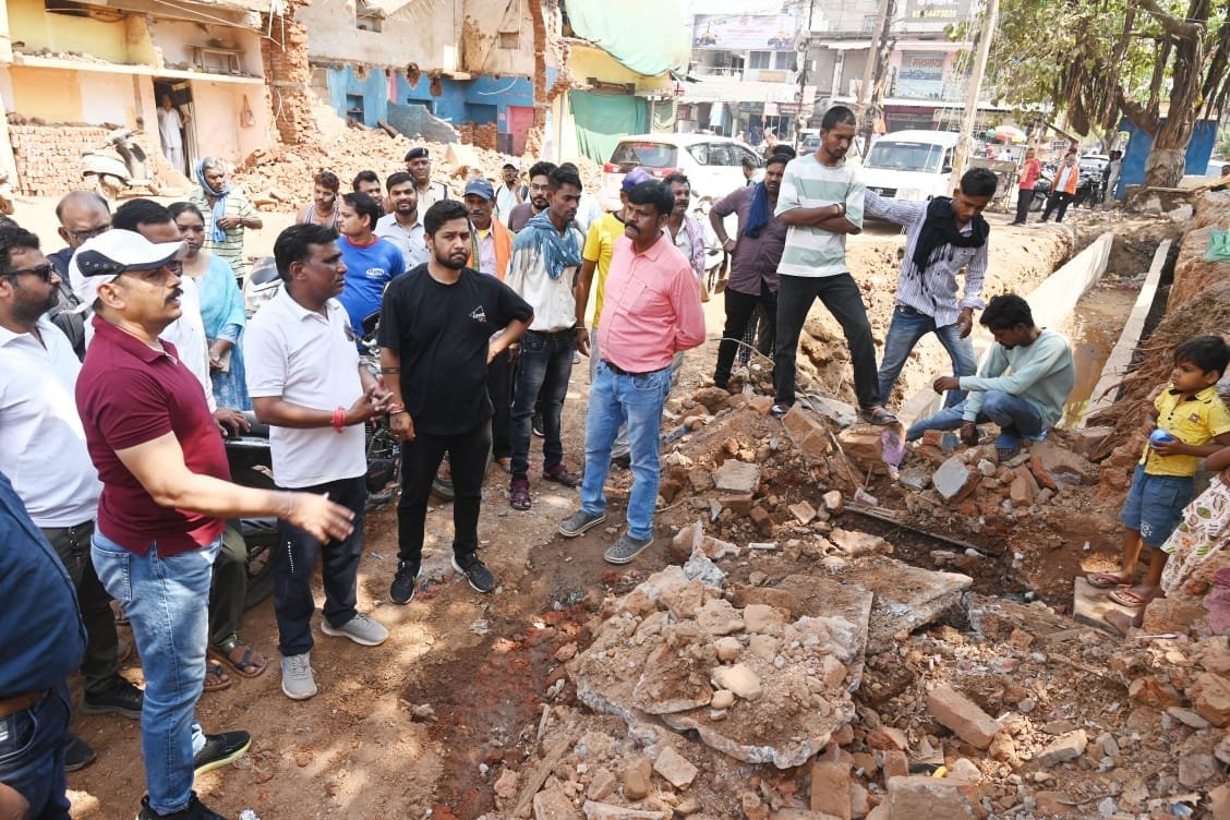 अतिक्रमण ने रोक रखा है कवर्धा का विकास, प्रशासन अब हरकत में; कलेक्टर ने खुद संभाला मोर्चा