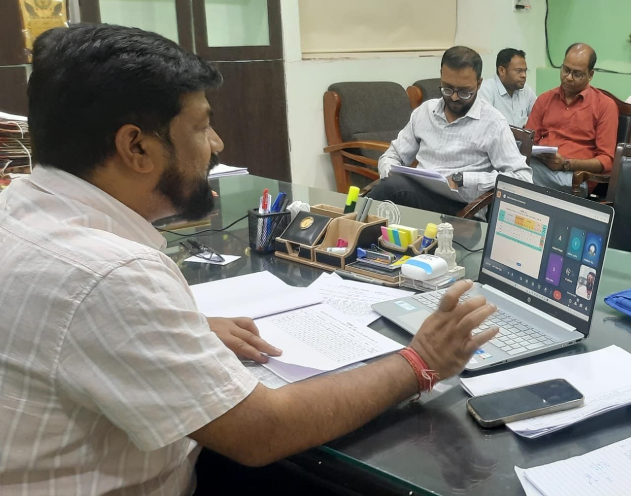 सुशासन तिहार में लापरवाही पर मुख्य कार्यपालन अधिकारी पंडरिया एवं ब्लॉक कोऑर्डिनेटर बोडला-पंडरिया को कारण बताओ नोटिस जारी