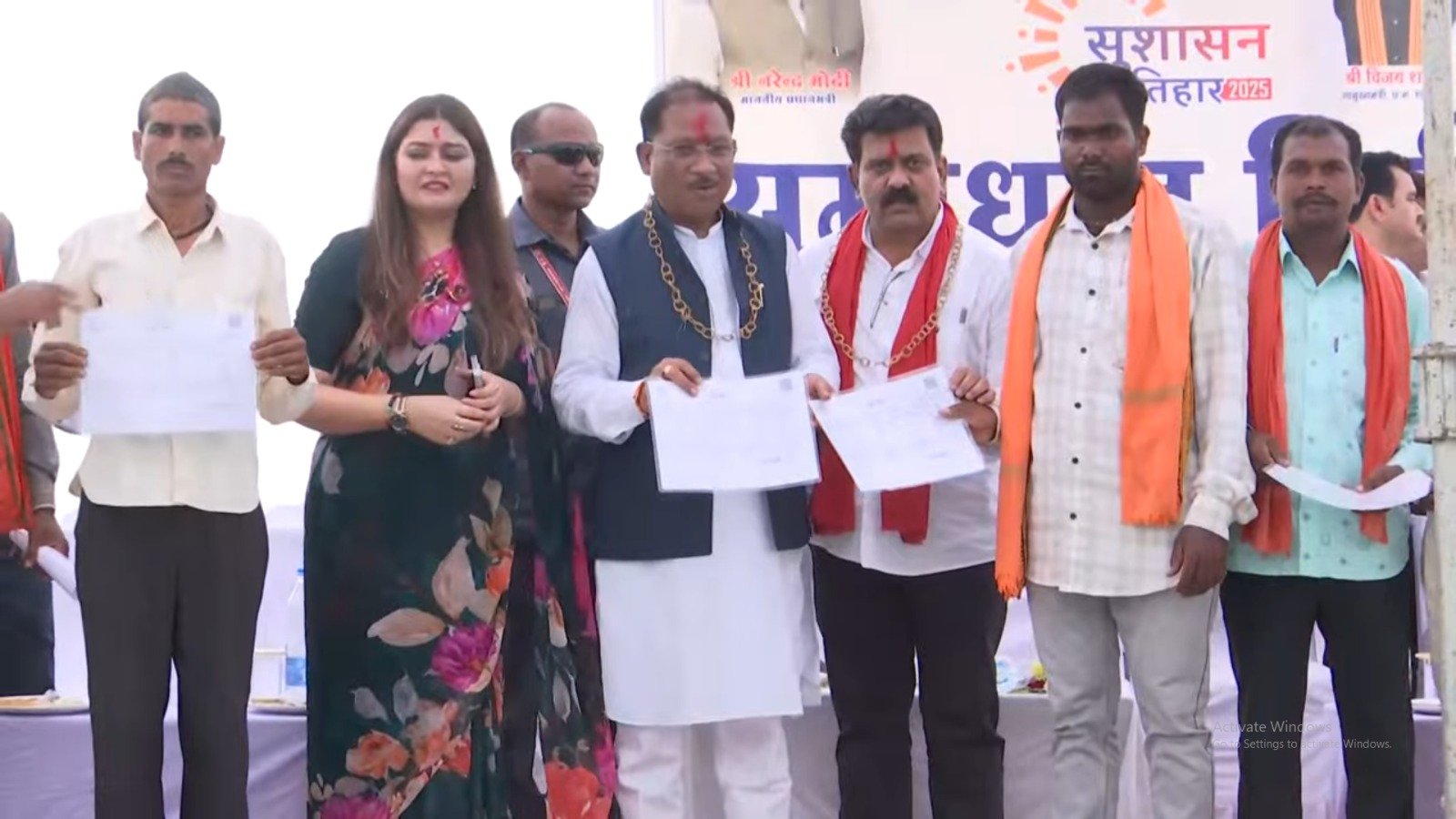 मुख्यमंत्री विष्णु देव साय पहुंचे दलदली, सुशासन तिहार के अंतर्गत समाधान शिविर में ग्रामीणों से की मुलाकात, देखिए LIVE