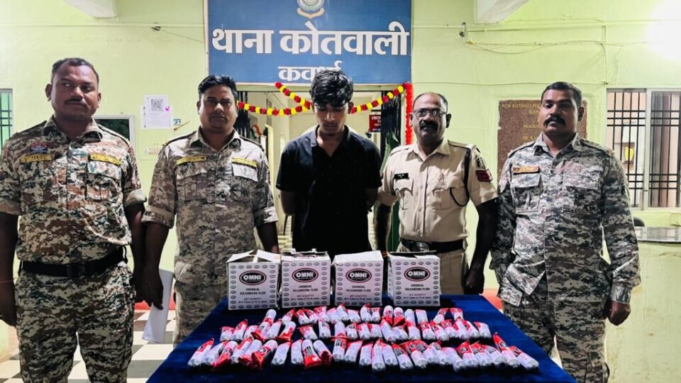 पिता की दुकान से चोरी कर बच्चों को बेचता था नशे की सामग्री, युवक गिरफ्तार, 62 सॉल्यूशन ट्यूब बरामद