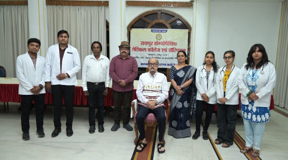 लोकभवन में लगा होम्योपैथिक स्वास्थ्य परीक्षण शिविर